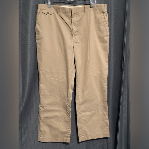 Roundtree and Yorke Men’s Khaki Dress Pants - Picture 1 of 8